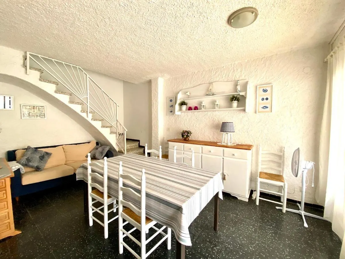 Margarida Villa L'Escala 0*,
